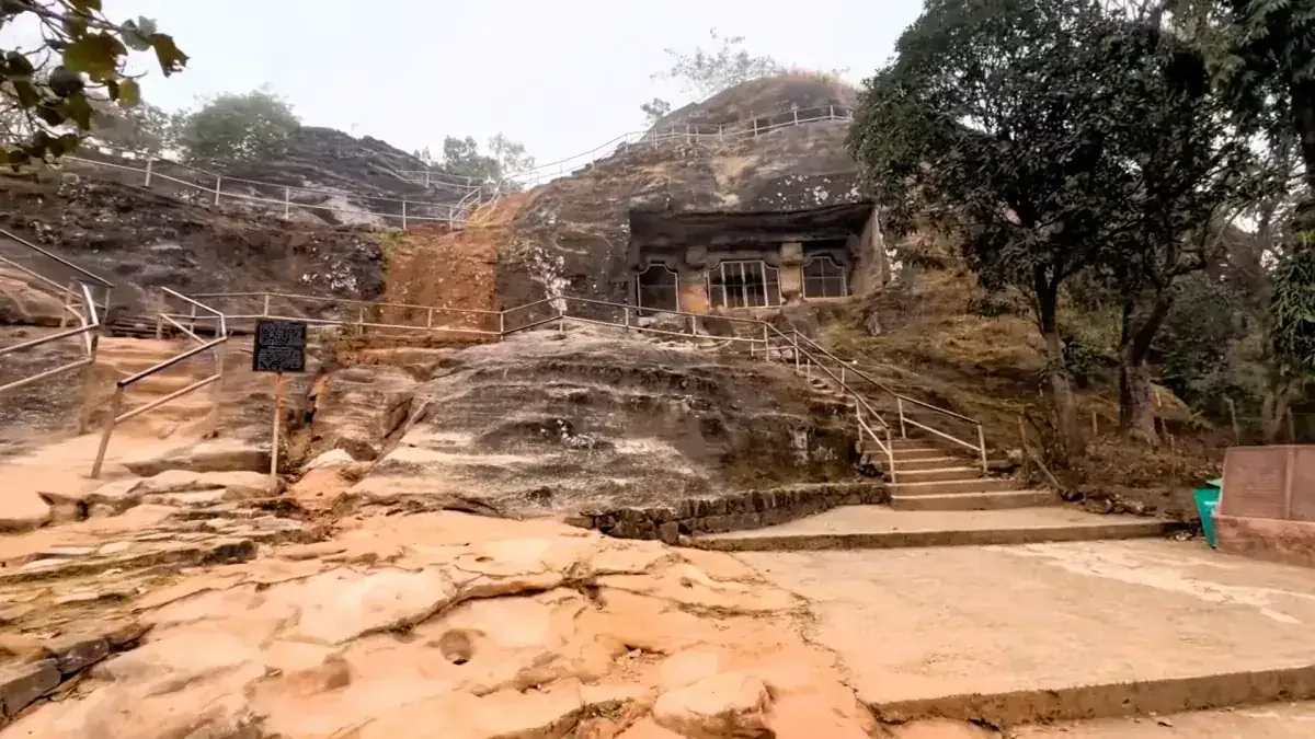 Pandav Caves, Pachmarhi