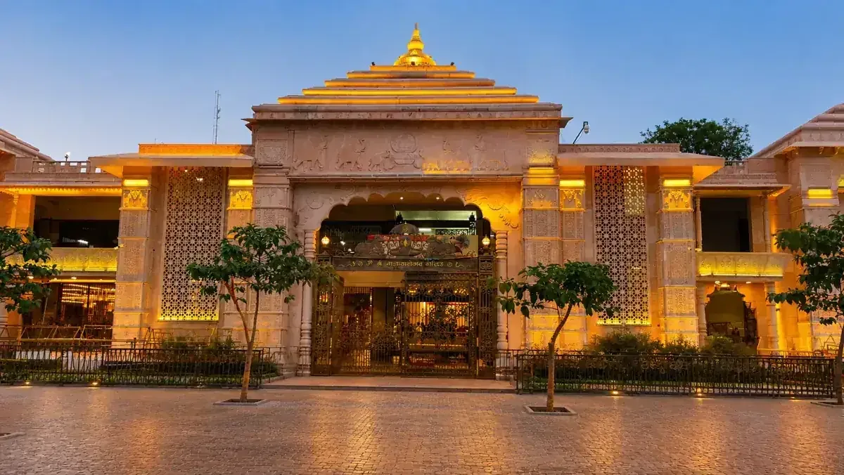 Entrance hall of Mahakal Lok at dusk