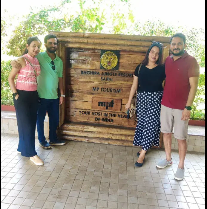 Guests at Baghira Jungle Resort, Kanha