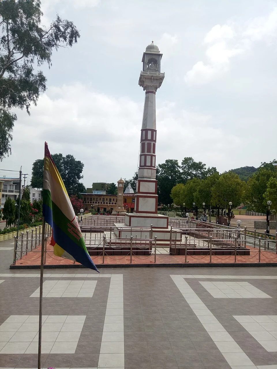 Pisanhari Ki Madiya in the Jabalpur area · actual photograph