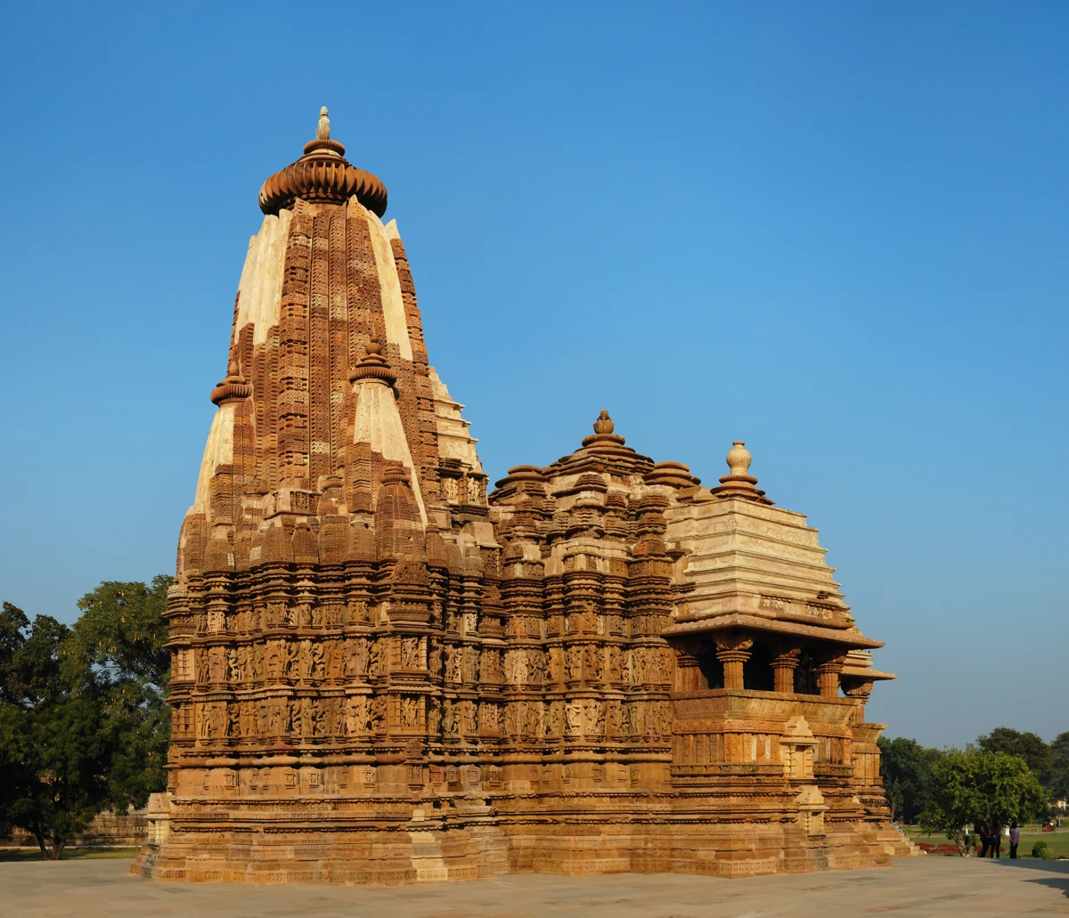 Devi Jagadambi Temple in Khajuraho · actual photograph