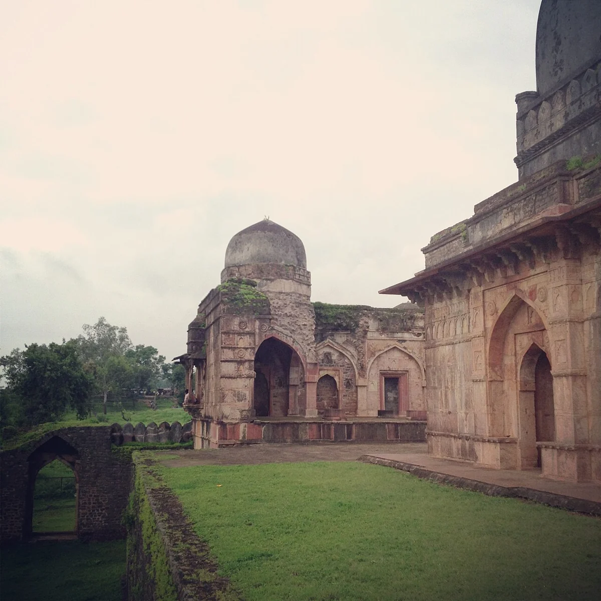 Dai Ka Mahal in Mandu · actual photograph